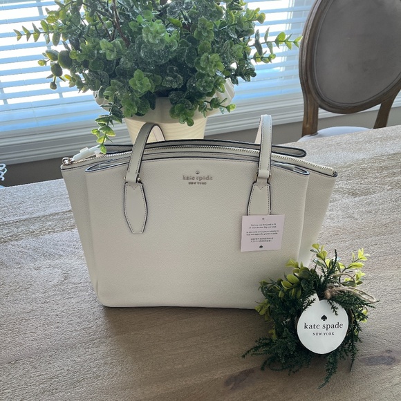 kate spade Handbags - 💕♠️ NWT kate spade ♠️💕 Monet Triple Compartment Tote